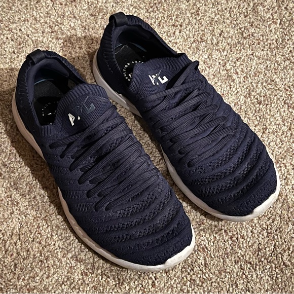 APL Techloom Wave Sneakers in Navy and White Size 8.5 Women’s - Picture 3 of 7